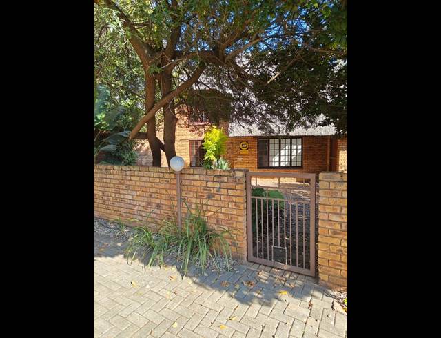 4 BEDROOM PROPERTY TO RENT IN FAERIE GLEN
